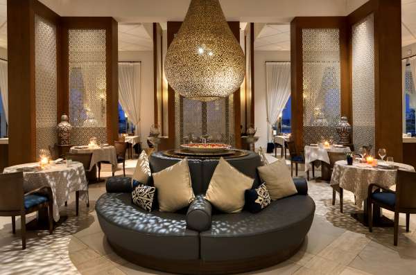 969A8009 min - Najat Kaanache propose des expériences culinaires uniques au Banyan Tree Tamouda Bay