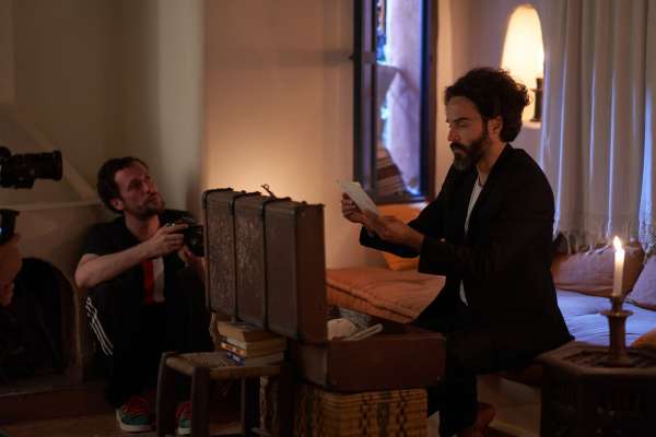 Julien Fouré Assaad Bouab - Jihane Bougrine sort « Serek F’Bir » aux côtés d'Assaad Bouab