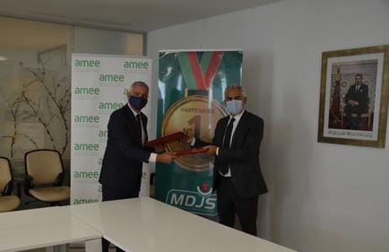 M. Saïd Mouline Directeur Général de lAMEE et M. Younes El Mechrafi Directeur Général de la MDJS signature dune convention de partenariat - La MDJS renforce sa démarche RSE