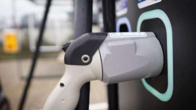 borne charge voiture electrique 390x220 - Avenir de la voiture électrique en Europe : Des grains de sable dans le moteur !