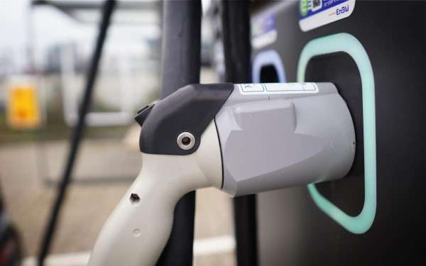 borne charge voiture electrique - Avenir de la voiture électrique en Europe : Des grains de sable dans le moteur !