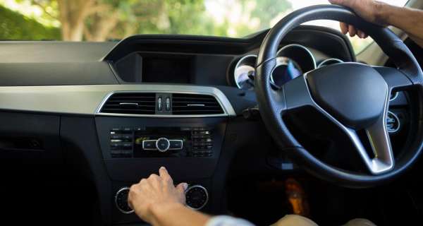 1200 L connaissez vous la dure de vie maximale dune voiture essence - 52.000 véhicules acquis en 2024 : le secteur de la location dopé par le boom touristique