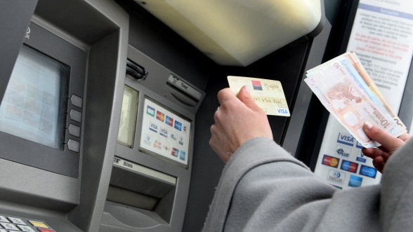 photo illustration le dl michel thomas 1441924301 - Endettement: les ménages ont emprunté près de 14 milliards de dirhams en 2020