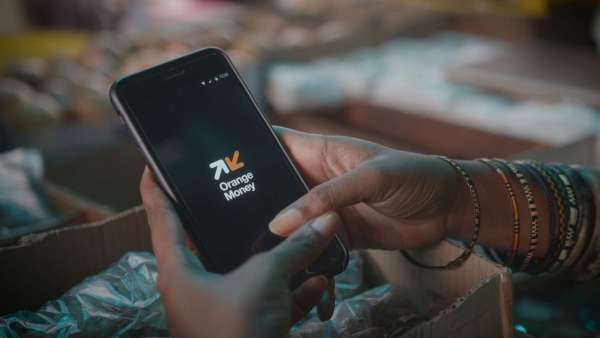 APP 1 - Orange choisit Ericsson pour renforcer son service de paiement mobile et accélérer  l'inclusion financière en Afrique