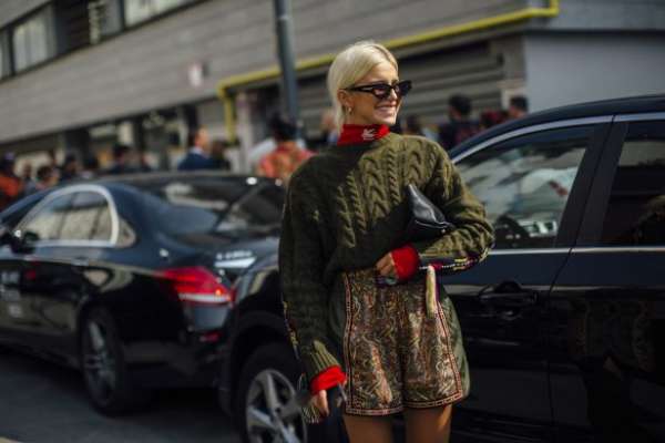milano str s22 280 615x410 1 - Street style Fashion Week : ces tenues inspirantes qui lancent les tendances mode de l’automne