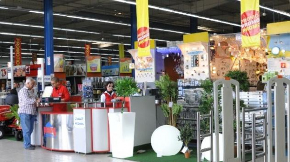 bricomamekns - Comment les enseignes de bricolage ont remplacé les drogueries et les quincailleries