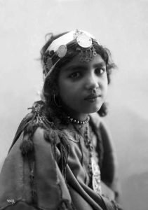 img194 211x300 - img194