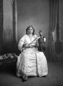 img196 221x300 - img196