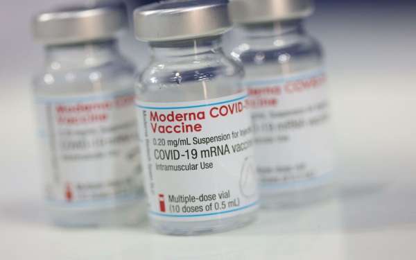 R2GTRXQOLFBTXJ6S32Q7OWFT5Q - Covid-19 : le vaccin Moderna désormais déconseillé pour les moins de 30 ans par la Haute Autorité de santé