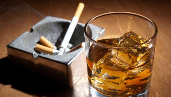 cigarette alcool - Pour Fouzi Lekjaâ, augmenter les prix des cigarettes et de l'alcool reviendrait à encourager la contrebande