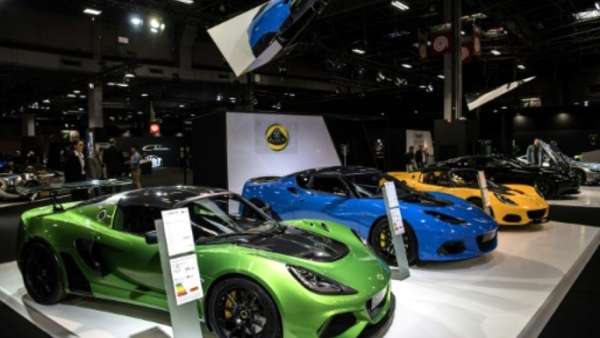 35605521 32152628 - Automobile: carton plein pour les marques de luxe