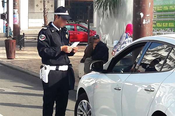 police circulation voiture - Attijariwafa bank offre la possibilité à ses clients entreprises de payer  en masse leurs vignettes et taxes à l’essieu en ligne