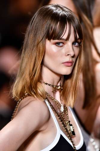 1345078063 - Tendances coiffures : les 5 coupes que l’on verra partout au printemps 2022