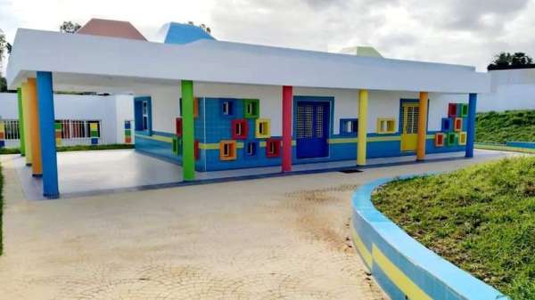 ecole primaire - Benmoussa retire aux AREF les marchés de construction et de réhabilitation des écoles