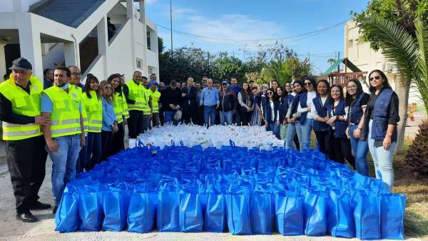 Centrale Danone 4000 paniers Fondation Mjid - Centrale Danone distribue des paniers alimentaires