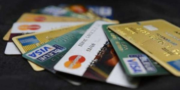 carte bancaire 048 600x300 - E-commerce : 6,3 millions d’opérations au T1-2022