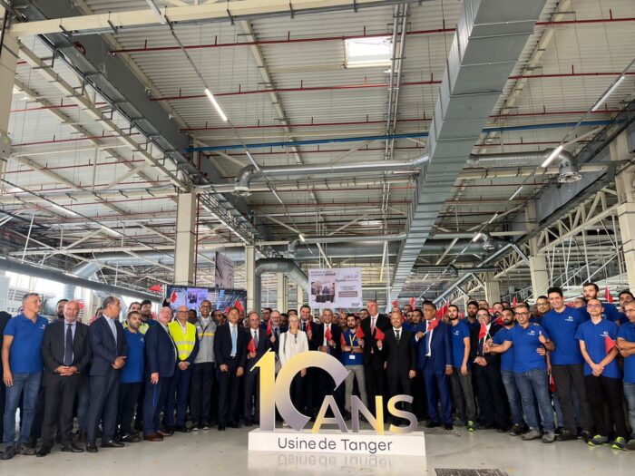 10ans de lusine Renault Group de Tanger - Renault Group célèbre les 10 ans de son usine de Tanger et annonce l’affectation d’un nouveau véhicule, DUO, véhicule électrique de mobilité partagée de la marque Mobilize