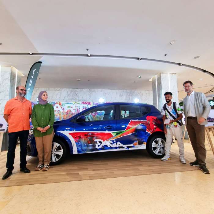 Dacia Maroc Do It The Artway  - Dacia Maroc dévoile un modèle unique de "Sandero Streetway" en partenariat avec les étudiants de l'école des beaux-arts de Casablanca 