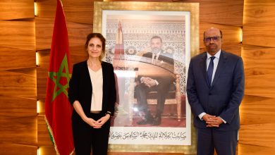 Mme Anna Barone Représentante de la BEI au Maroc et M Noureddine Boutayeb Président du Directoire d Crédit Agricole du Maroc 390x220 - La BEI, Banque du climat, appuie le Crédit Agricole du Maroc dans l’évaluation des opportunités et des risques climatiques