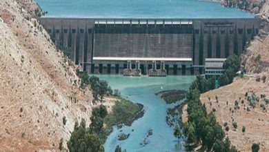 politique eau 750x563 1 390x220 - « Le Maroc risque de perdre 30% de ses réserves d'eau de pluie d'ici 2050 »