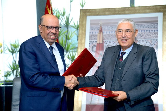 signature 2 - Attijariwafa bank et le Crédit Agricole du Maroc signent un mémorandum d’entente en faveur de l’inclusion financière