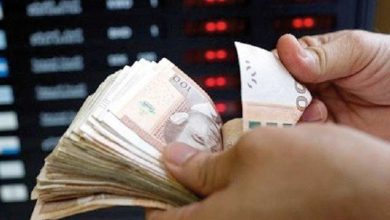 Argents liquide 390x220 - Comment la circulation du cash pénalise les banques