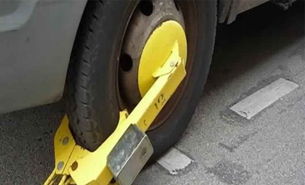 Sabot voiture 600x364 - Stationnement: les "sabots" de retour à Rabat