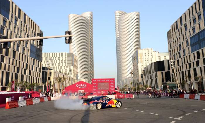 52704813856 a1ca3498f7 k - Qatar Airways entre en piste en devenant la compagnie aérienne officielle et partenaire mondial de la Formule 1
