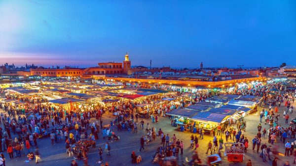 Affluence grandissante des touristes espagnols au Maroc Marrakech Djemaa El Fna 600x338 - Affluence grandissante des touristes espagnols au Maroc