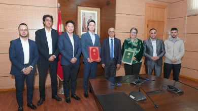 Le Ministre de lEducation Nationale et le President de Samsung Electronics Maghreb Arab renouvellent leur engagement a soutenir la digitalisation de leducation lors dune rencontre officielle 390x220 - Le Maroc organise pour la quatrième fois le programme Samsung Innovation Campus