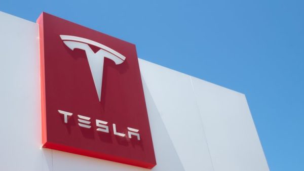 Tesla e1652699922445 600x338 - Tesla a baissé ses prix aux États-Unis pour la sixième fois cette année
