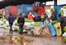 marche de gros des fruits et legumes01275 1676463249 220x150 - Ramadan : les légumes reculent à Casablanca, les fraises et l’avocat font grimper l’addition