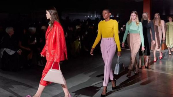 prada 600x338 - Découvrez la marque de luxe la plus populaire de l'année, plébiscitée par tous !