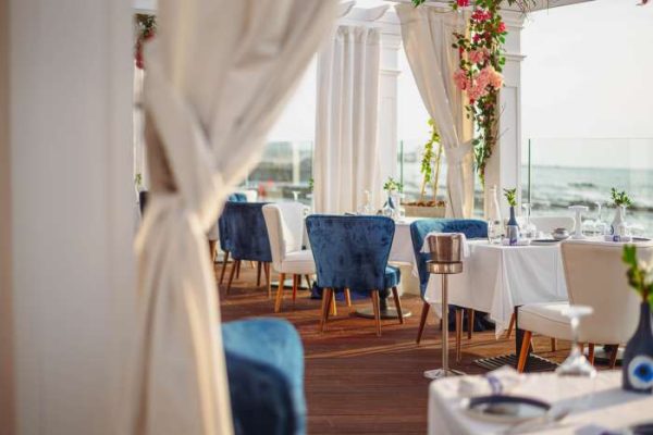 DSC 8813 600x400 - Y’OPA: Une expérience culinaire authentique 100% grecque