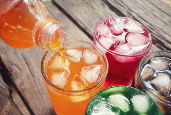 Soda 600x405 - Boissons sucrées et dépression : des résultats surprenants d'une étude coréenne