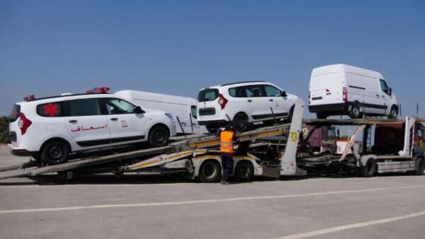 Don de vehicule2 Solidarite Renault Group Maroc 2023 600x338 - Renault Group Maroc et la Fondation Renault Maroc contribuent à l’effort national de solidarité