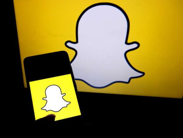 Snapchat 600x453 - Les marques utilisent la réalité augmentée de Snapchat pour les fêtes.