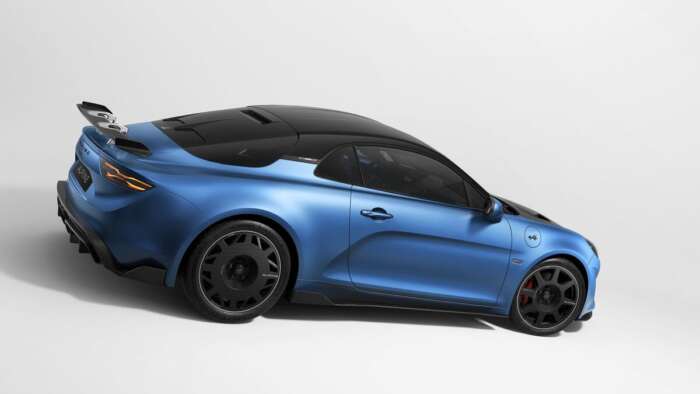alpine 110 - Alpine arrive au Maroc avec deux points de ventes à Casablanca.