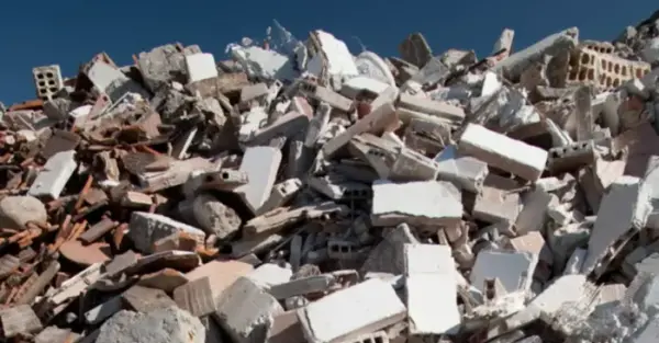 immo dechet 600x313 - Casablanca : 5 millions de tonnes de déchets inertes abandonnés par les promoteurs immobiliers