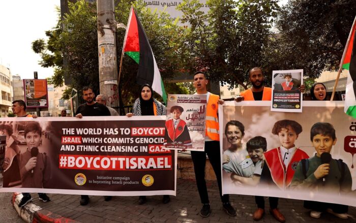 Boccott scaled - La mobilisation contre les marques occidentales accusées de soutenir Israël prend de l'ampleur.