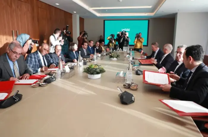 accord entre le gouvernement et les centrales syndicales - Signature d'un accord entre le gouvernement et les centrales syndicales les plus représentatives portant sur l’amélioration du salaire des enseignants