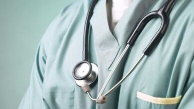 medecin 390x220 - Crise médicale au Maroc : urgence d'adopter des mesures pour contrer la fuite des professionnels de la santé