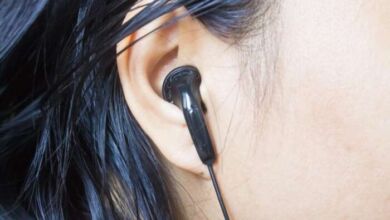 shutterstock 267564233 pz0ihw154ihfsvz4fklyyq6i7ktnvbdlysk3pihy6g 390x220 - Les dangers peu connus pour la santé associés à l'usage des écouteurs