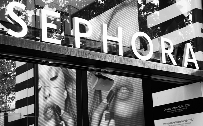 Sephora - Sephora révolutionne sa marque avec la signature mondiale "We belong to something beautiful"