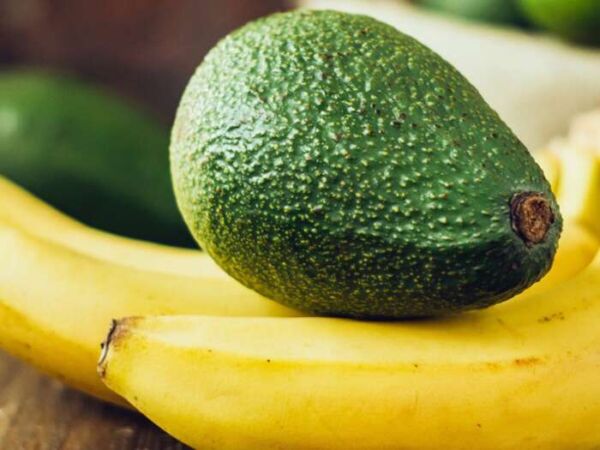 banane avocat 600x450 - Consommation d'eau: ces fruits qui stressent nos ressources hydriques!