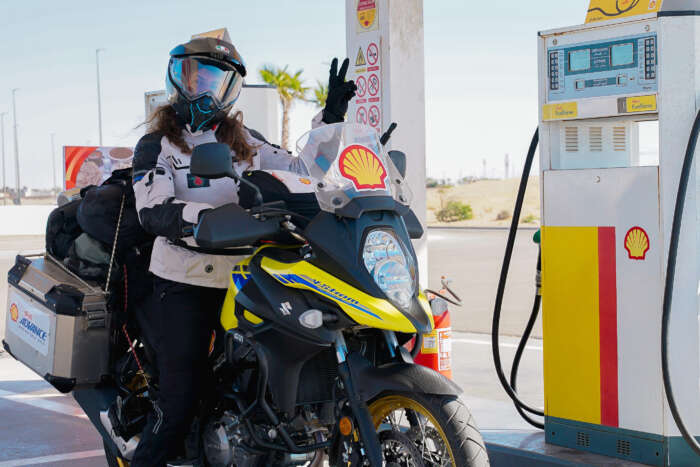 Photo CP 1 - Vivo Energy Maroc célèbre Afaf Hamdoune, première marocaine à effectuer un tour d’Afrique en moto