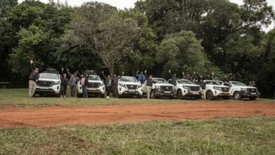 Nissan Daring Africa 2024 met le cap au Zimbabwe Nissan Daring Africa convoy on an ofroad drive to the magnificent Mutarazi Falls and the surrounding area 3 t 390x220 - Nissan Daring Africa 2024 met le cap au Zimbabwe