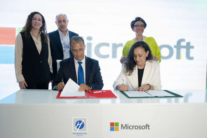 Le Groupe Holmarcom crée AI INSTITUTE et signe un partenariat stratégique avec Microsoft Visuel signature convention - Le Groupe Holmarcom crée AI INSTITUTE et signe un partenariat stratégique avec Microsoft