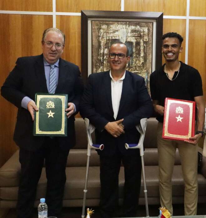 Photo Ayoub Sadni x ABB recadre - Al Barid Bank sponsorise l'athlète paralympide Ayoub Sadni
