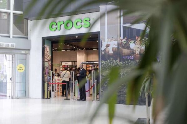 Photo 3 600x399 - HUDSON ouvre son premier magasin Crocs au Maroc